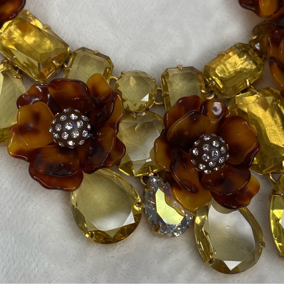 J. Crew Tortoise Shell Acrylic Rhinestone Flower Statement Necklace - Picture 14 of 16
